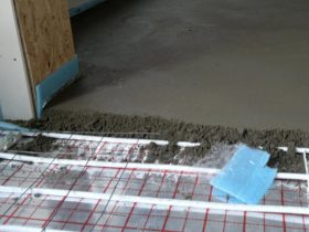 Laying of floor heating under the tiles