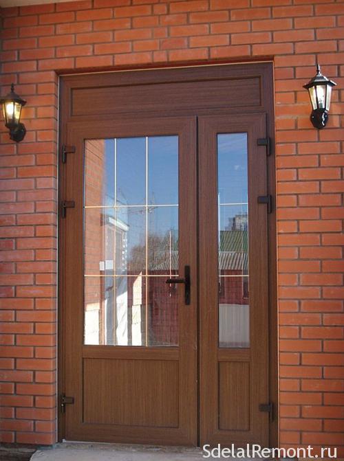 PVC entry doors 