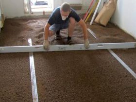 Leveling the floor under the laminate