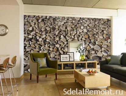 Decorating the walls with pebbles