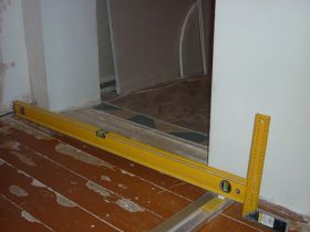 Вирівнювання основи підлоги в квартирі