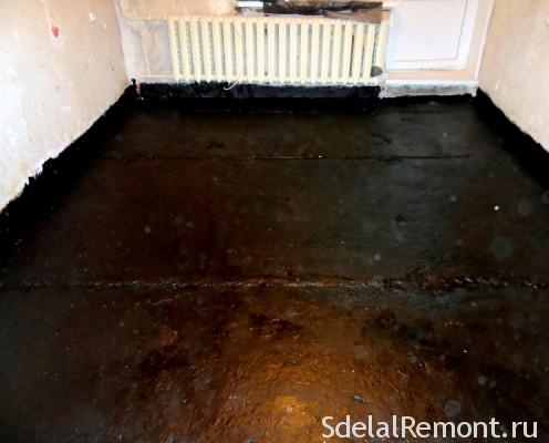 Floor covered with waterproofing mastic