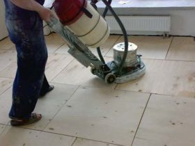 Laying plywood under the laminate
