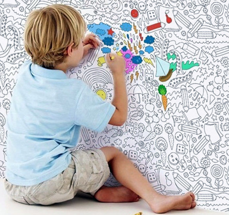 Colour children. Ребенок раскрашивает. Рисование на стенах для детей. Стена для рисования в детской. Детские обои.