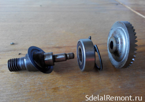 Extruded parts grinder spindle