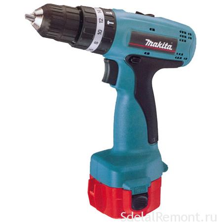 Аккумуляторный шуруповерт Makita 8281DWPE