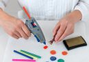 Which is better to buy a glue gun for household needs