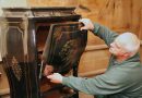 Methods of restoration of furniture with his hands