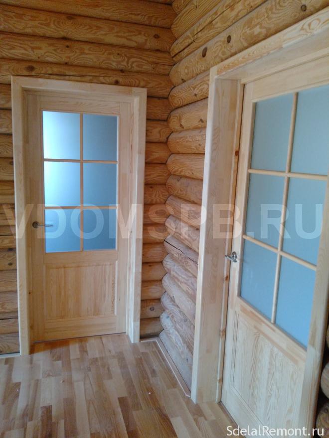 Doors from pine array podlakom