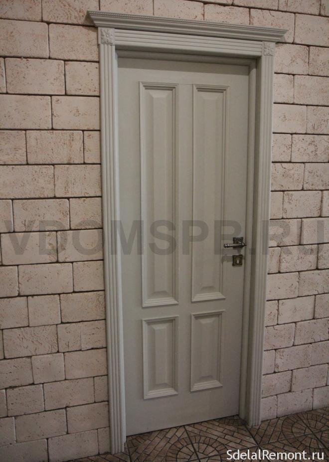 Door of solid pine painted